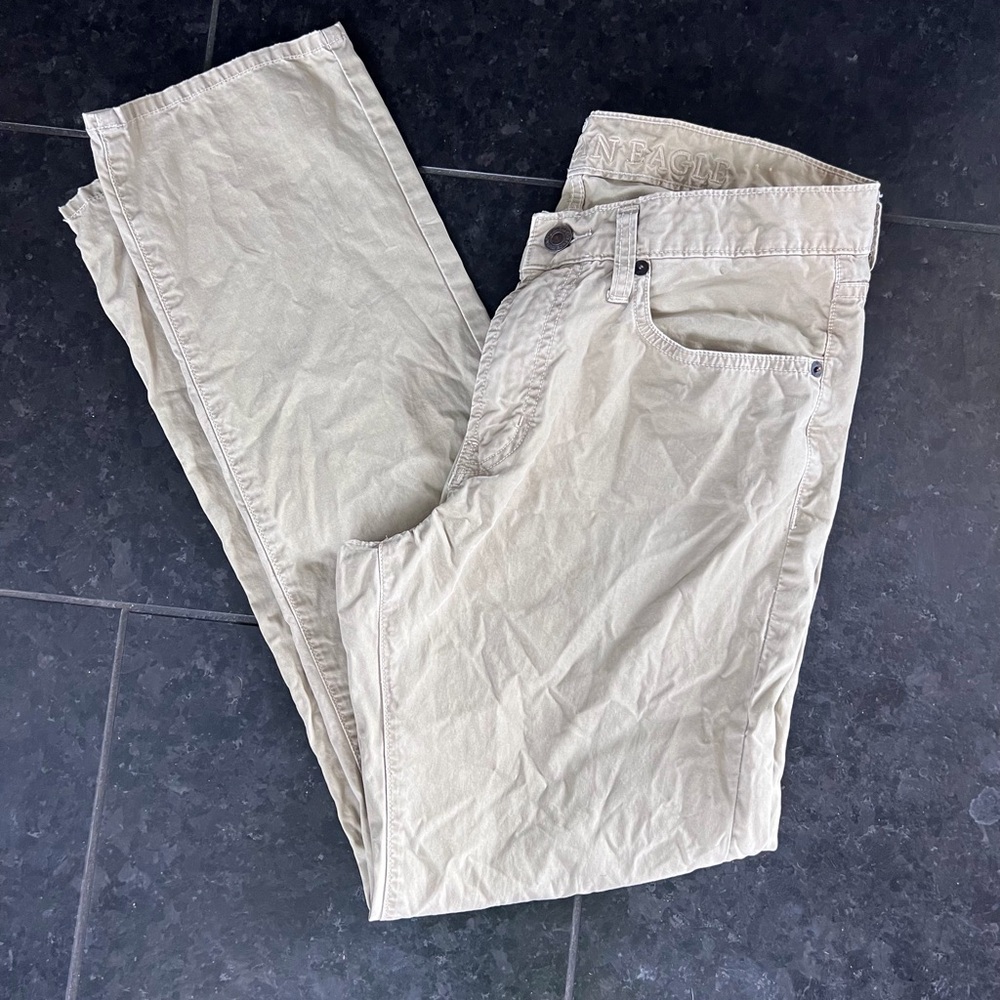 American Eagle Outfitters Tan Chinos Versatile and Comfortable
